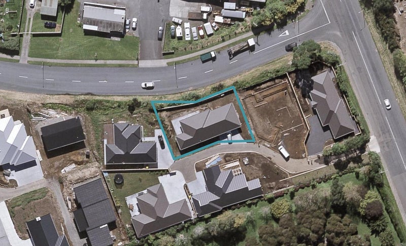 6 Cessna Lane, Glen Avon, New Plymouth - Carousel 1