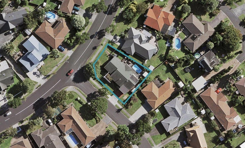 2 Reynard Terrace, Conifer Grove, Takanini - Carousel 1
