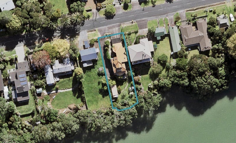53 Ferry Parade, Herald Island, Auckland - Carousel 1