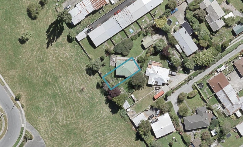 16 Oliver Place, Trentham, Upper Hutt - Carousel 1