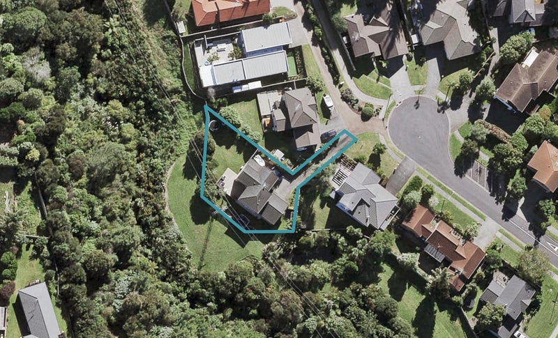 8 Maryann Place, Greenhithe, Auckland - Carousel 1