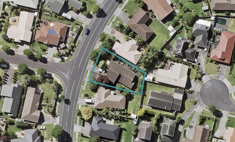 56 Golfland Drive, Golflands, Auckland - Carousel 1