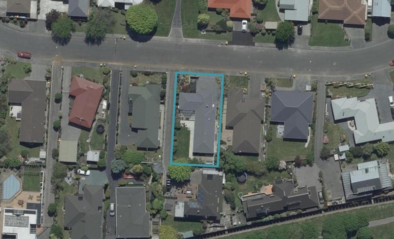 86 Regency Crescent, Redwood, Christchurch - Carousel 1