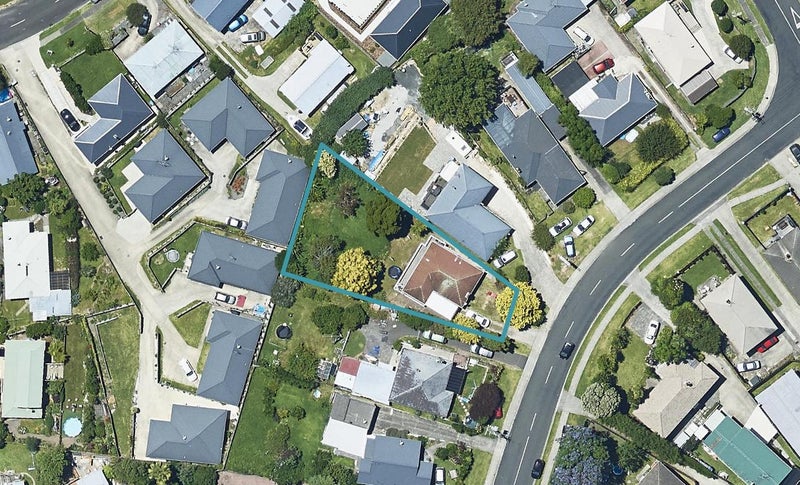 16 Cook Street, Gate Pa, Tauranga - Carousel 1