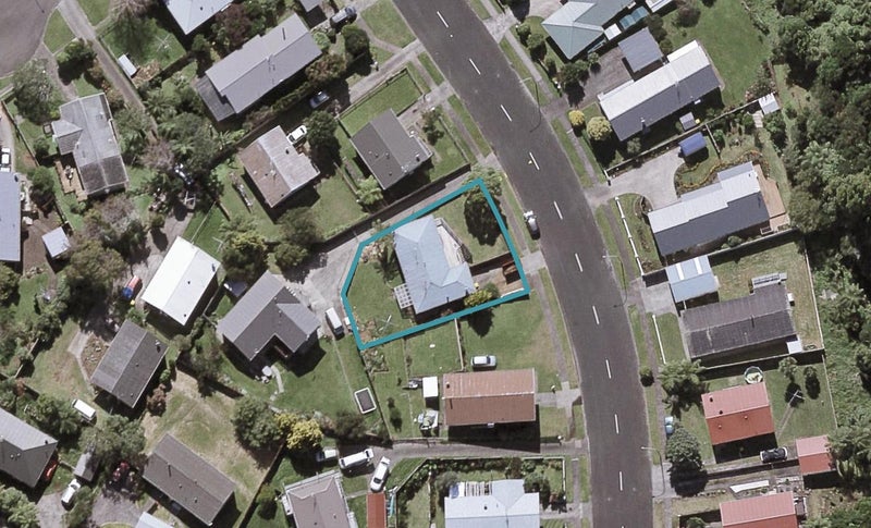 65 Riversdale Drive, Merrilands, New Plymouth - Carousel 1