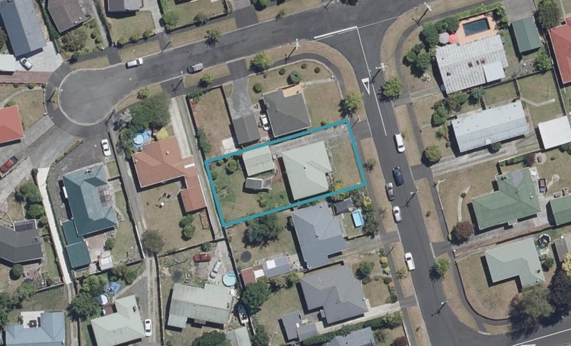 15 Augusta Street, Fairfield, Hamilton - Carousel 1