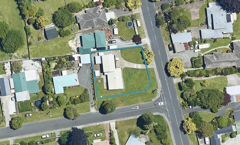 106 Koutu Road, Kawaha Point, Rotorua - Carousel 1