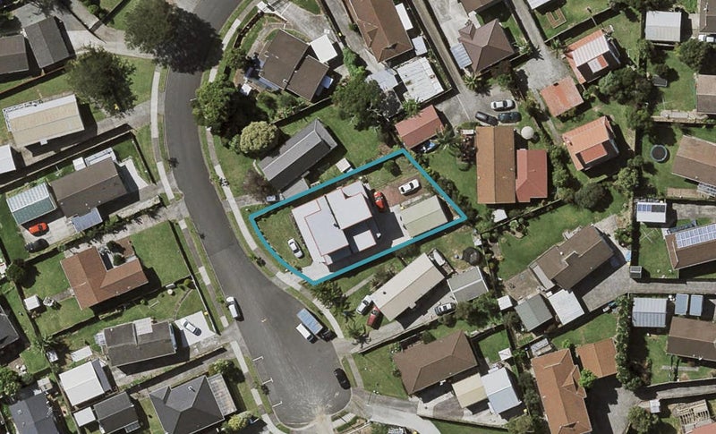 20 Greenstone Place, Clover Park, Auckland - Carousel 1
