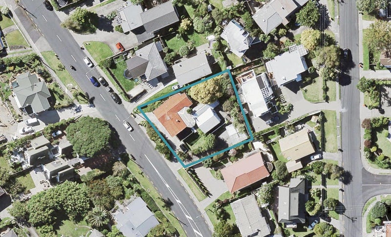 1/523 Beach Road, Murrays Bay, Auckland - Carousel 1