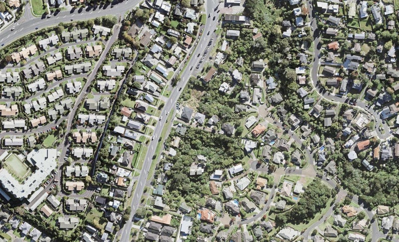 817B East Coast Road, Northcross, Auckland - Carousel 1
