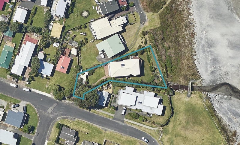 21 The Esplanade, Waihi Beach, Waihi Beach - Carousel 1