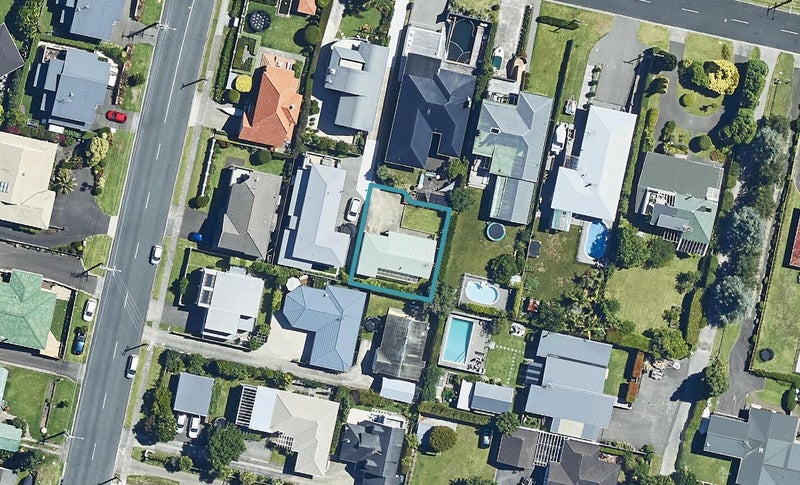 5B Pillans Road, Otumoetai, Tauranga - Carousel 1