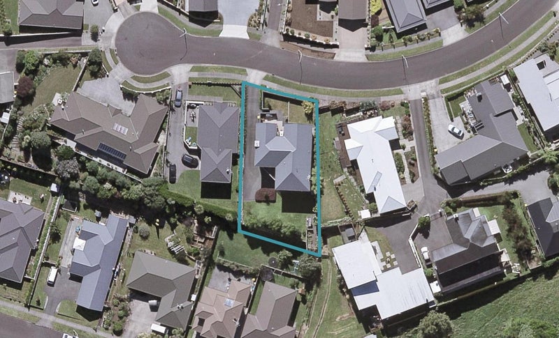 11 Anderson Way, Highlands Park, New Plymouth - Carousel 1