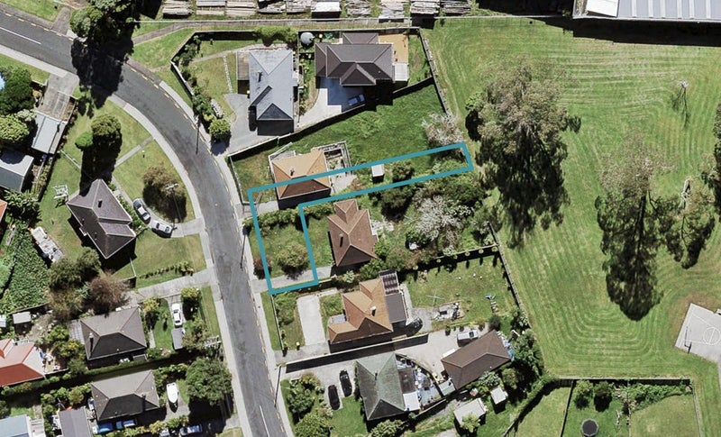 1/6 Hill Crescent, New Lynn, Auckland - Carousel 1