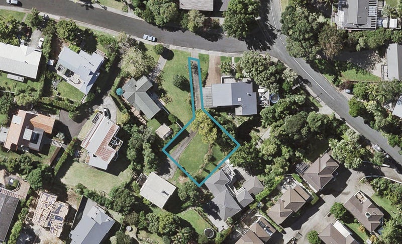 2A Garmons Way, Castor Bay, Auckland - Carousel 1