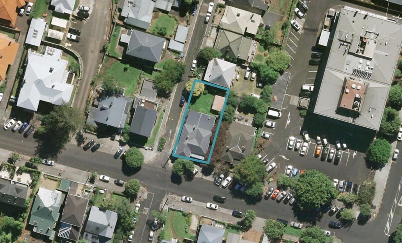 16 Carlton Gore Road, Grafton, Auckland - Carousel 1