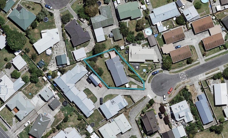 12 Ted Harpur Place, Onekawa, Napier - Carousel 1