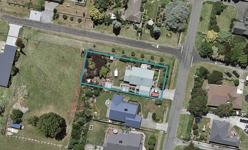 11 Jervois Road, Jervoistown, Napier - Carousel 1