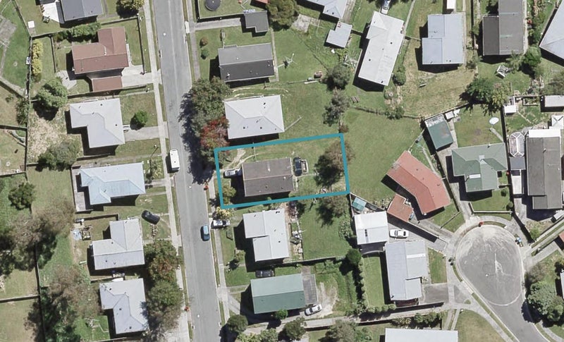 18 Speargrass Grove, Timberlea, Upper Hutt - Carousel 1