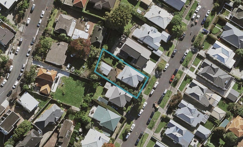 10 Sunnyvale Road, Greenlane, Auckland - Carousel 1