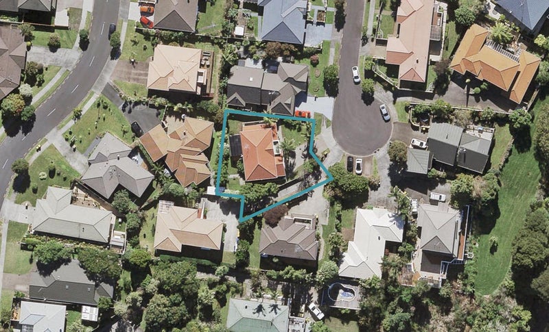 7 Hoya Court, Henderson, Auckland - Carousel 1