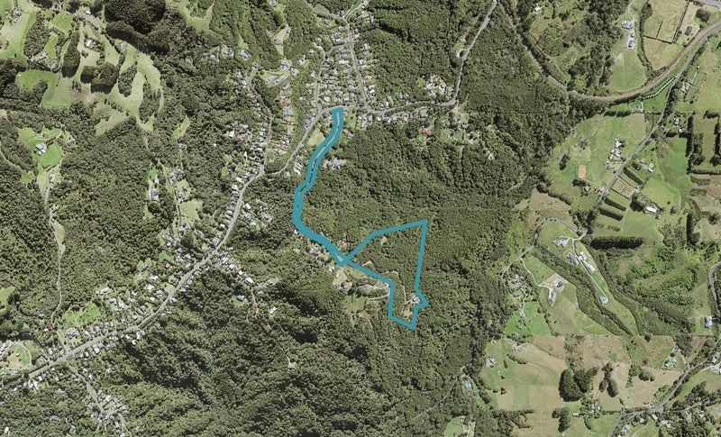 1198 Scenic Drive North, Swanson, Auckland - Carousel 1