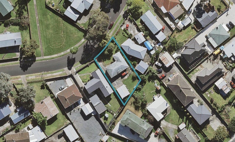 53 Staverton Crescent, Mangere, Auckland - Carousel 1