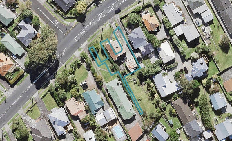 2/144 Titirangi Road, New Lynn, Auckland - Carousel 1