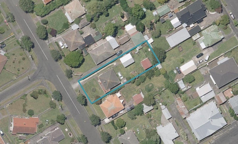 37 Millward Street, Whanganui East, Whanganui - Carousel 1