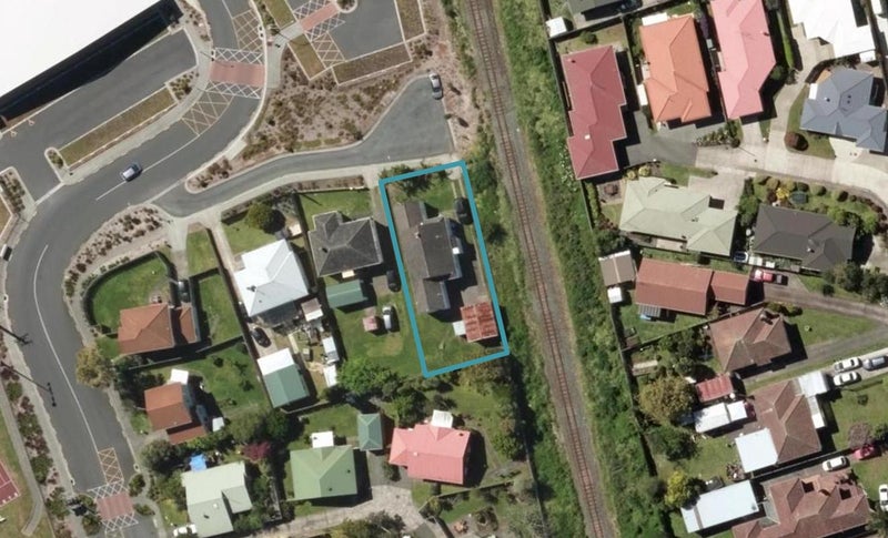 8 Killen Street, Kensington, Whangārei - Carousel 1