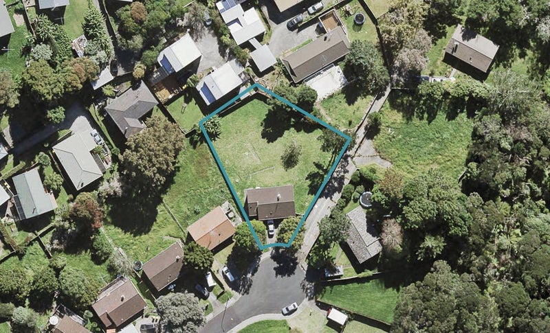 14 Gemini Place, Beach Haven, Auckland - Carousel 1