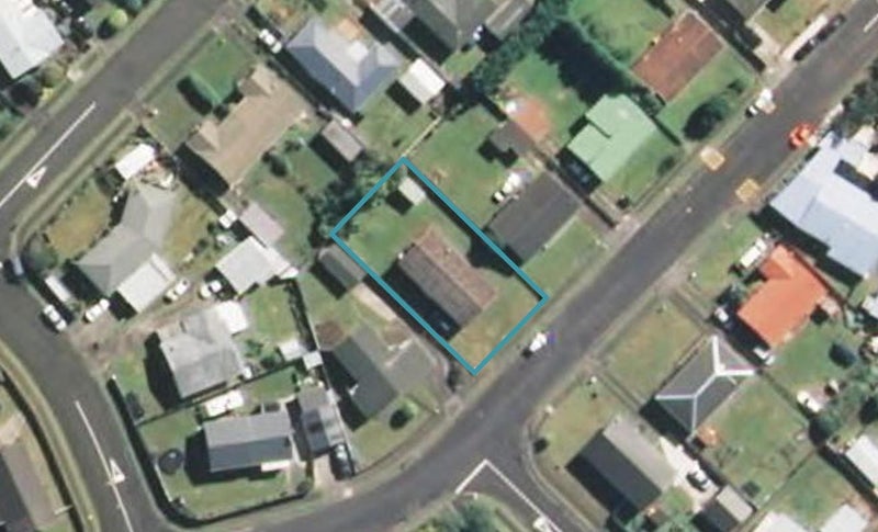 11 Koromiko Avenue, Hawera - Carousel 1