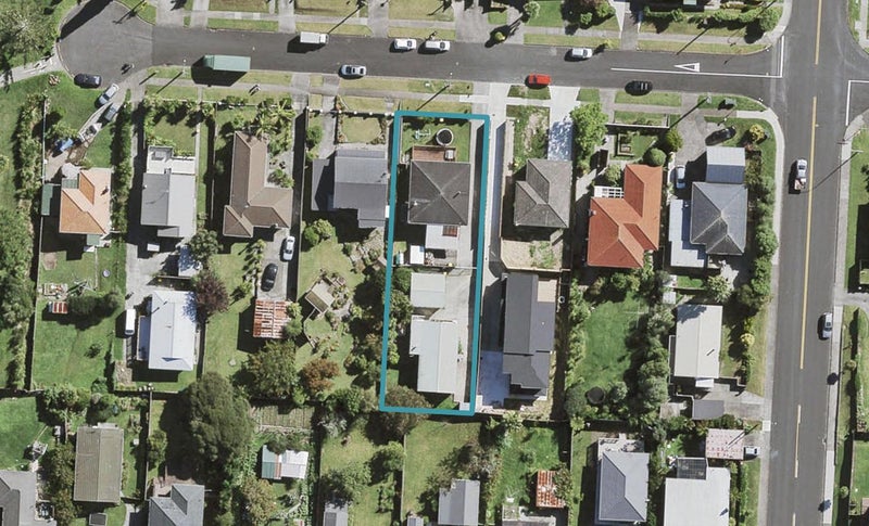 62 Savoy Road, Glen Eden, Auckland - Carousel 1