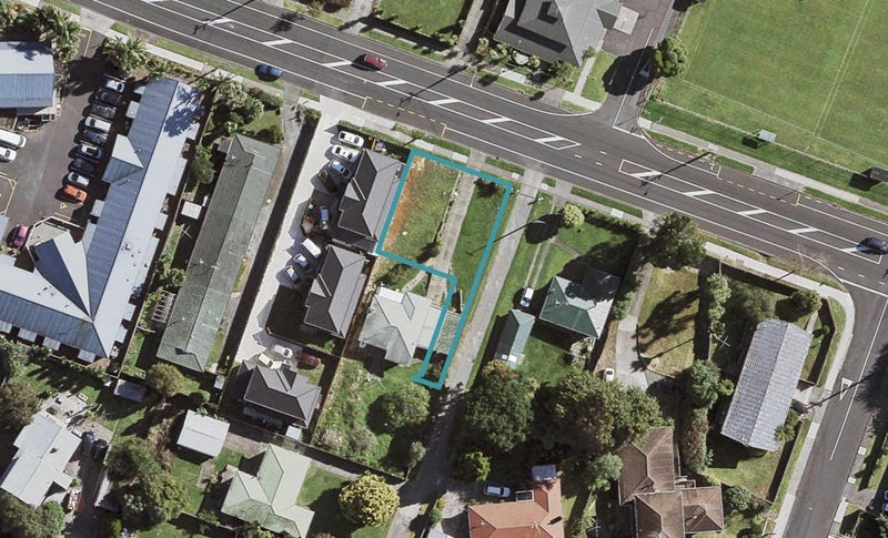 44 Russell Road, Manurewa, Auckland - Carousel 1