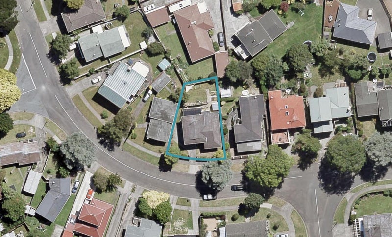 27 Pasadena Crescent, Totara Park, Upper Hutt - Carousel 1