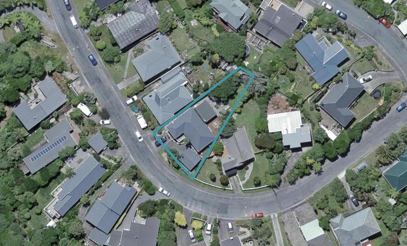8 Huntleigh Park Way, Ngaio, Wellington - Carousel 1