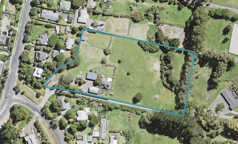 1 Mcentee Road, Waitakere, Auckland - Carousel 1