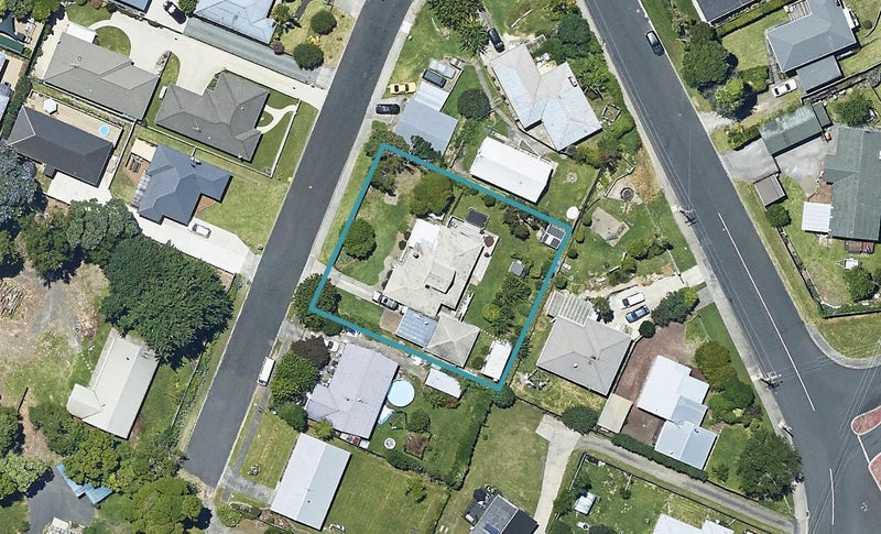 8 Manley Grove, Gate Pa, Tauranga - Carousel 1