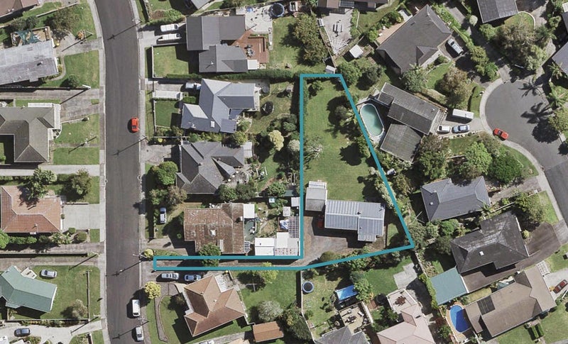 44 Lynmore Drive, Hillpark, Auckland - Carousel 1
