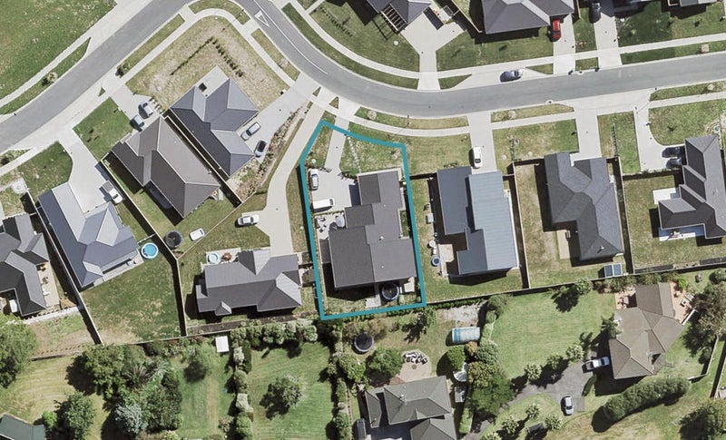 21 Malbec Place, Huapai, Kumeu - Carousel 1