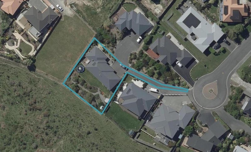 10 Sedbergh Place, Westmorland, Christchurch - Carousel 1
