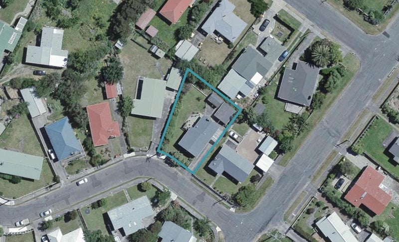 2 Hardie Grove, Featherston - Carousel 1