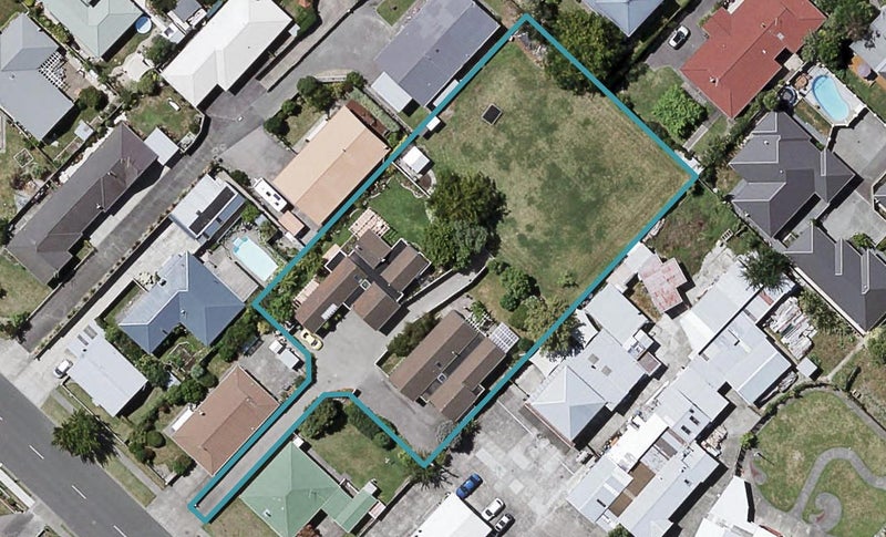 2/107 Auckland Road, GREENMEADOWS, NAPIER - Carousel 1