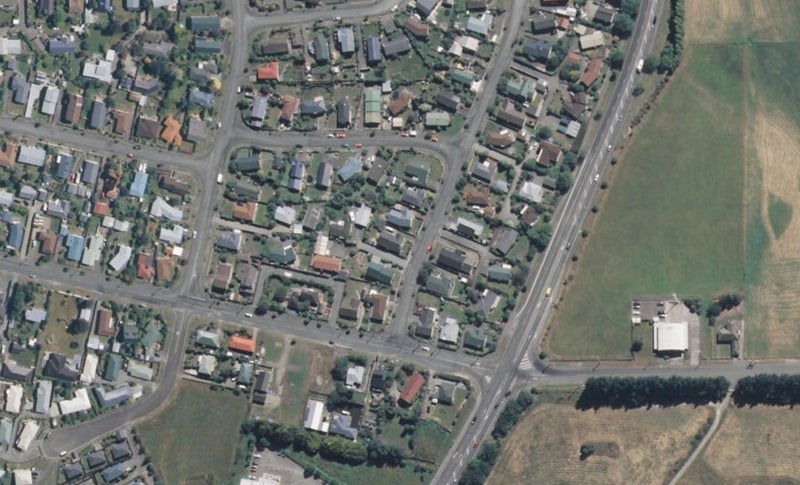 10 Cook Street, Oceanview, Timaru - Carousel 1