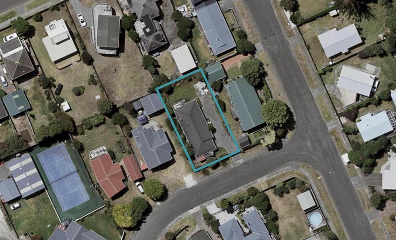 4 Adrian Grove, Waikanae Beach, Waikanae - Carousel 1