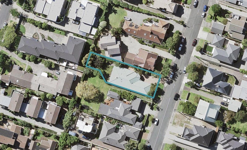 9 Sylvan Park Avenue, Milford, Auckland - Carousel 1