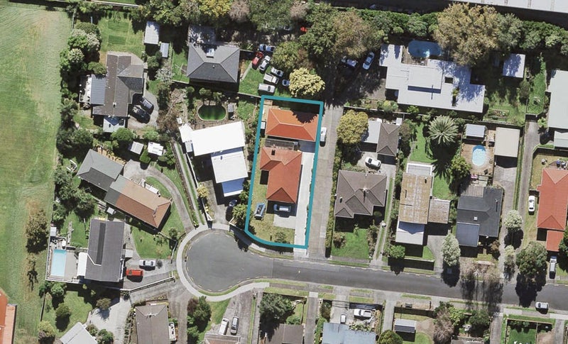 20 Poinsettia Place, Henderson, Auckland - Carousel 1