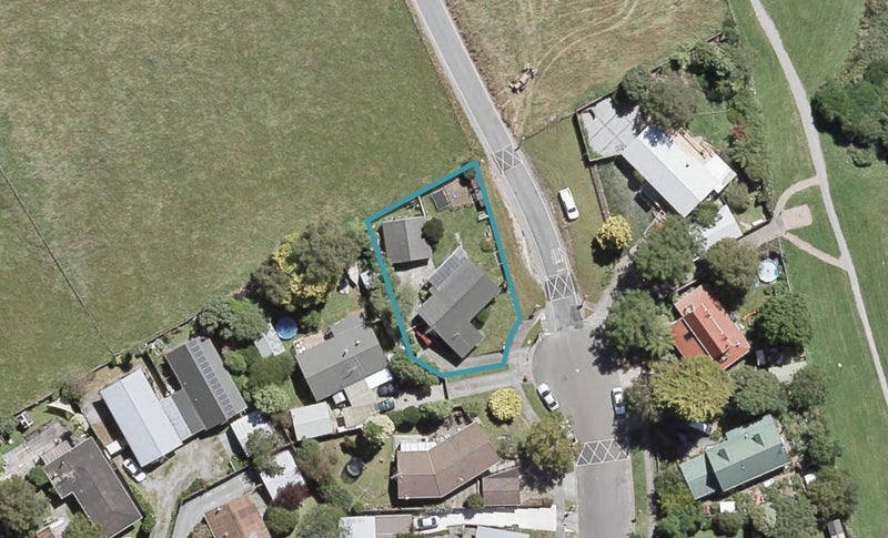 59 Larchmont Grove, Totara Park, Upper Hutt - Carousel 1