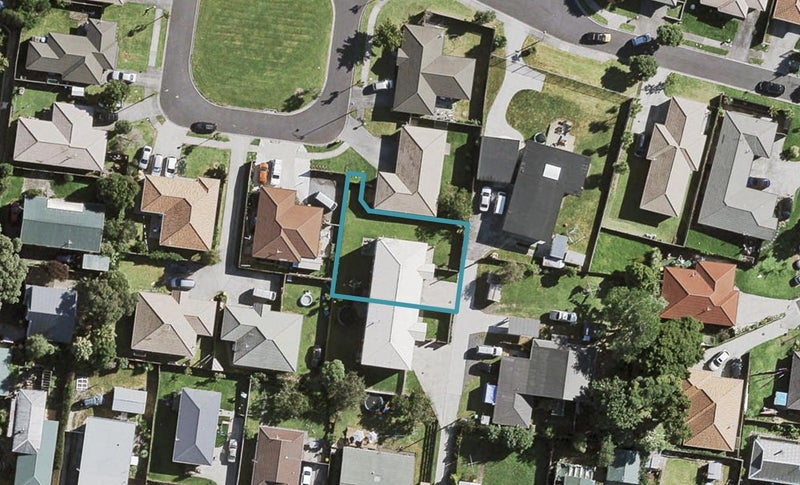 29 Piriti Place, Weymouth, Auckland - Carousel 1