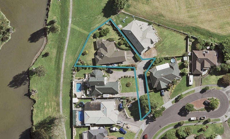 30 Trossach Place, Wattle Downs, Auckland - Carousel 1
